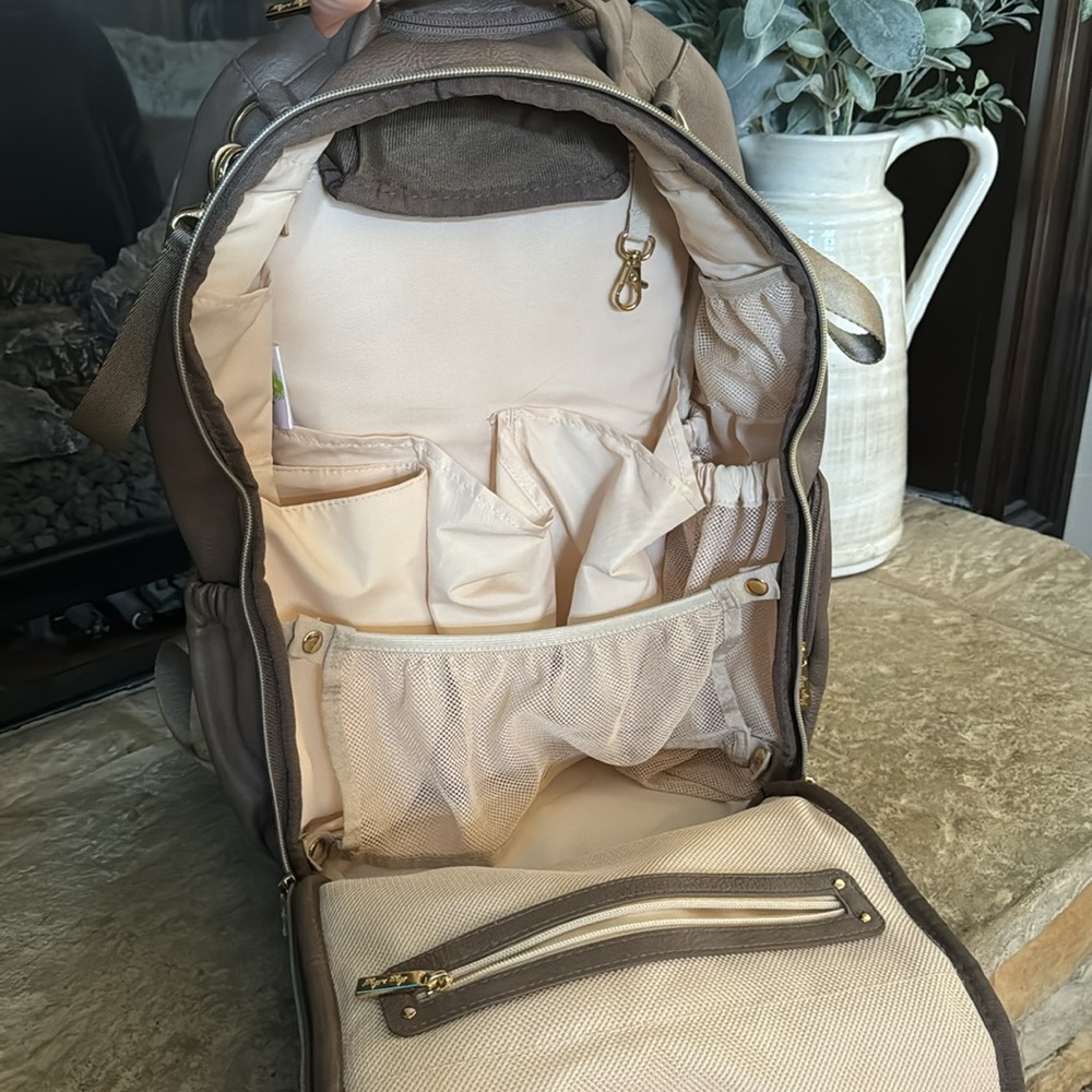 Itzy Ritzy Back pack Diaper Bag - Picture 3 of 11